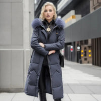 Katharina | Langer Daunen-Steppmantel mit Kragen – Grau