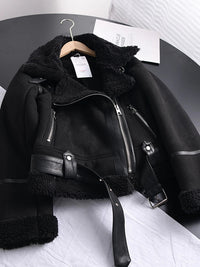 Geneviev | Bequemer Damen-Wintermantel aus Wildleder mit verstellbarem Gürtel und Fleece-Futter – Noir