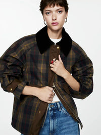 Hilina | Karierte Jacke mit Teddykragen für Damen – Braun