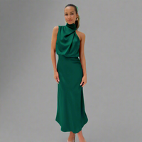 Kunigunde | Elegantes Satin-Maxikleid für besondere Anlässe – Dunkelgrün