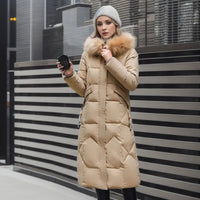 Katharina | Langer Daunen-Steppmantel mit Kragen – Khaki
