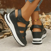 Sandaletten für Damen - Bequeme Sommer-Platform Sandalen mit Klettverschluss – Schwarz