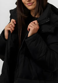 Lucelia | Warme und stilvolle Winterjacke für Damen – Schwarz