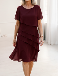Renate | Elegantes, fließendes Kleid mit Rüschen – Rot
