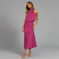 Kunigunde | Elegantes Satin-Maxikleid für besondere Anlässe – Rosenrot