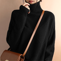 Rauten-Rollkragenpullover – Raffinierte Wärme mit modernem Stil – Schwarz