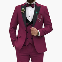 Herren Anzug dreiteilig mit Slim Fit und Kontrastrevers – Bordeaux