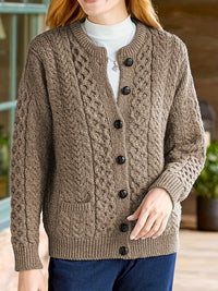 ELEGANTER KABELSTRICK-CARDIGAN | STILVOLL, KOMFORTABEL, VIELSEITIG – Camel