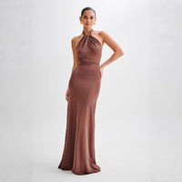 Faera | Drapiertes Langes Neckholder-Kleid – Hellbraun
