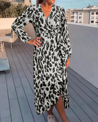 Sheena - Elegantes Leoparden-V-Ausschnittkleid – Grau
