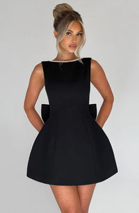 Madeleine | Damen Elegantes Mini Hochzeitsgast Kleid mit Schleife – Schwarz
