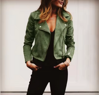 Marielle – Kurze Jacke aus Wildleder – Grün