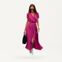 Veronica™ – Das Kleid, das dich frei atmen lässt. – Roter Punkt