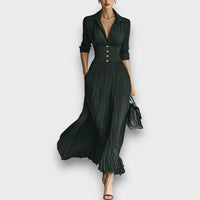 Larisse – Maxi-Kleid mit Reverskragen – Schwarz