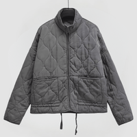 BERIT - GESTEPPTE JACKE MIT LOCKERER PASSFORM – Grau