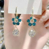Elara™ Elegante Blumen Glanz – Blau