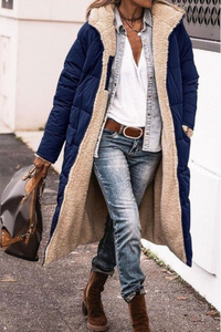 Kassiopeia | Langer, wendbarer Damenmantel mit Kapuze, Fleece-Futter und Taschen – Bleu marine