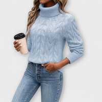 Rollkragenpullover – Umarmung der Wärme und Eleganz – Hellblau
