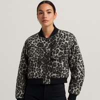 Beige weicher Fliegerjacke für Damen – Lässiger und bequemer Look – Schwarz-Weiß