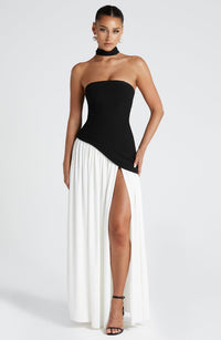 Lina | Damen Bandeau Seitenschlitzen Hochzeitsgastkleid – Schwarz