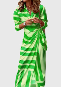 Elegantes Wickelkleid für Frauen – Stilvolles Sommerkleid mit modernem Druck – Grün