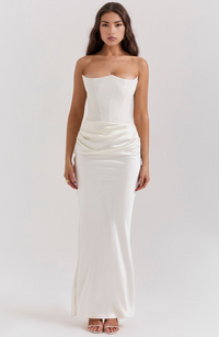 Crelhilda | Glänzendes Maxikleid – Weiß