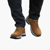 Herren schuhe mit Schnürverschluss und Profilsohle – Braun