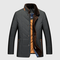 Isolierte Herrenjacke für kalte Tage – Stilvolle Jacke für Winteraktivitäten in verschiedenen Größen – Schwarz