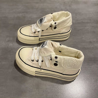 Damen Urbaner High-Top Sneaker mit stylischer Zierschnürung – Creme