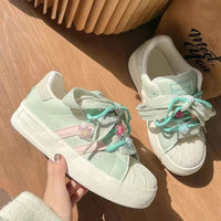 Damen Sneakers mit verspielten Blumenapplikationen und komfortabler Dämpfung – Mintgrün