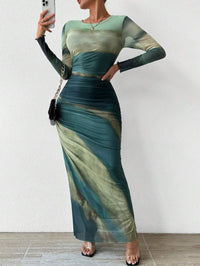 TORINA - Bequemes bedrucktes Maxikleid mit langen Ärmeln und Rundhalsausschnitt – Grün