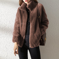 Plüschiger Fleece-Pullover mit hohem Kragen für Damen – Braun