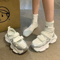 Damen Sportliche Sneaker mit Klettverschluss und innovativem Sohlenprofil – Silber