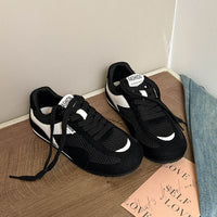 Damen Sportliche Sneaker mit atmungsaktivem Mesh und weichem Velours – Schwarz