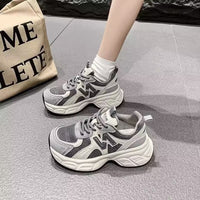 Damen Sportliche Sneakers mit atmungsaktivem Mesh-Obermaterial und flexibler Dämpfung – Grau