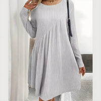 Flora - Kleid aus weichem Strickstoff – Hellgrau