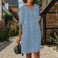 Elegantes Damenkleid mit femininer Silhouette – Himmelblau