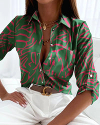 DANICA - EDLE BLUSE MIT KÜNSTLERISCHEM PRINT – Grün