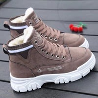 Danetta | Gefütterte Winter-Stiefeletten mit Keilabsatz und Schnürung – Marron