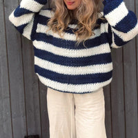Lasindrae | Blauer Pullover im Old Money Stil – Blau