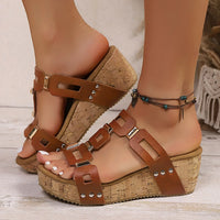 Annabella™ Keilsandale mit Korksohle und breiten, durchbrochenen Riemen – Braun