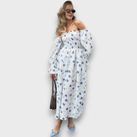 Cyarina – Schulterfreies Kleid mit floraler Leichtigkeit – Blau