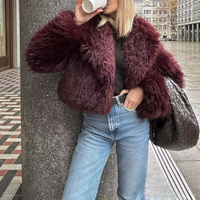 Nerice | Warme Pelzjacke mit V-Ausschnitt für Damen – Rouge