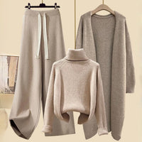 Korellia | Dreiteiliges Set im Lazy Style – Aprikosenfarbener Pullover, aprikosenfarbene Hose und aprikosenfarbener Blazer