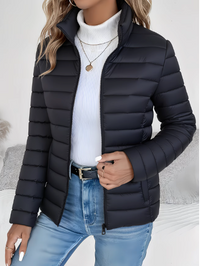 Maelia - federleichte Steppjacke – Schwarz