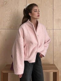 Misera | Lässige rosa Kunstpelzjacke mit Stehkragen für Damen – Rose