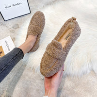 Warme Damen Pantoffeln aus Plüsch - Flauschige Hausschuhe – Khaki