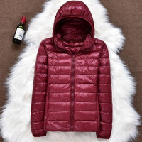 TEODORA - GESTEPPTE JACKE MIT KAPUZE – Granatrot