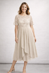 Beatrice | Zartes Spitzen Chiffon Midikleid – Beige