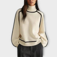 Emilie – Weicher Strickpullover mit Rollkragen – Weiß
